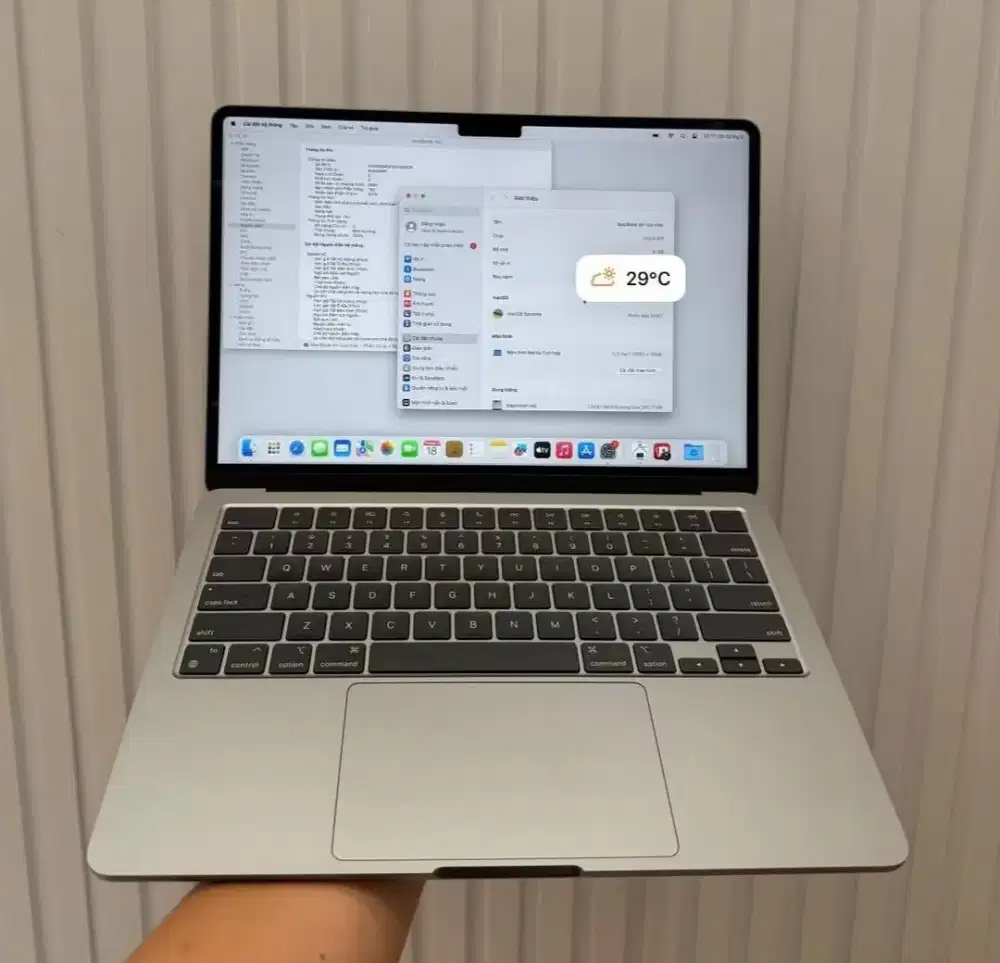 Macbook Air M3  silver memori 512/24GB fulset garansi panjang ibox