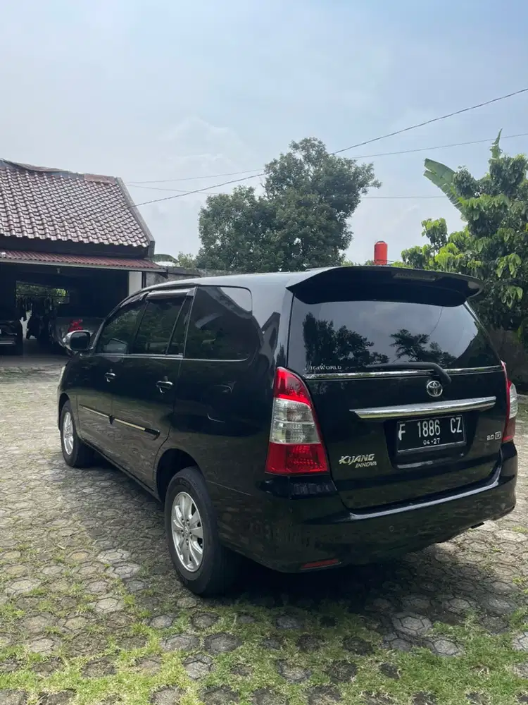 Toyota Kijang Innova 2012 Bensin