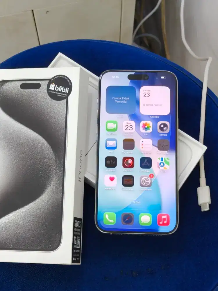 iPhone 15 promax 256 GB white titanium 90%