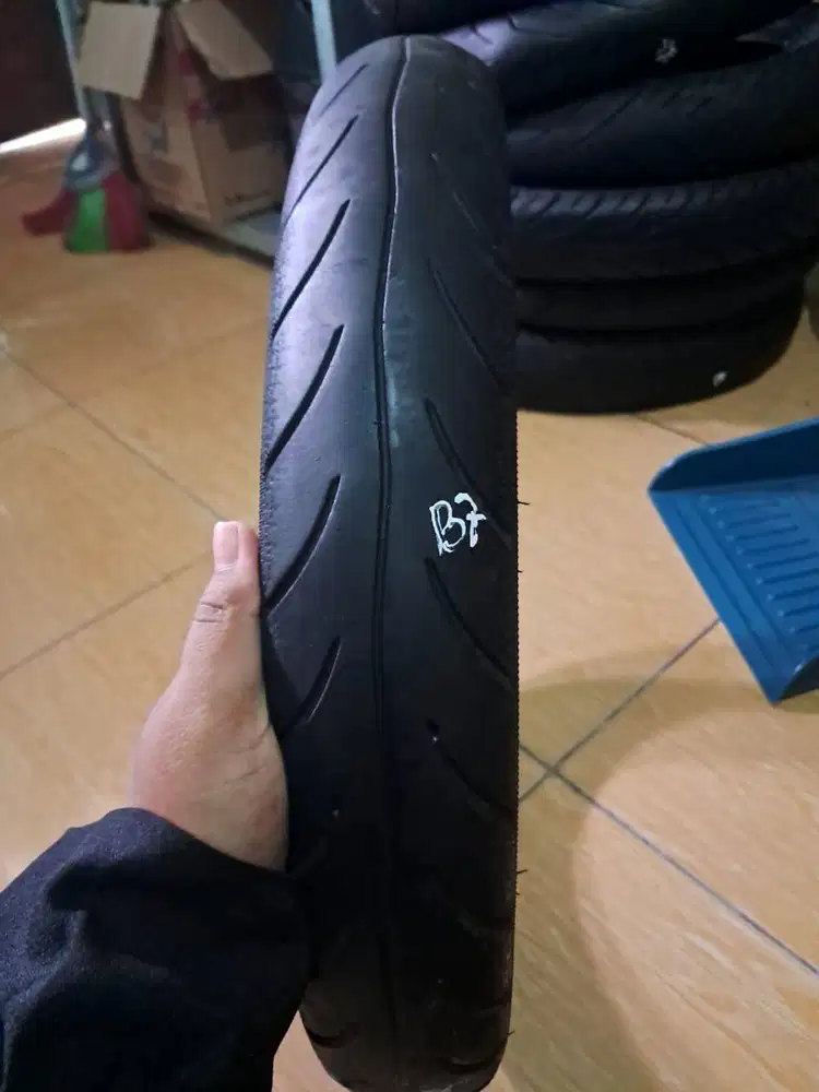 Jual cepat semua ban motor Ring 14 berbagai ukuran Non Tubeless.