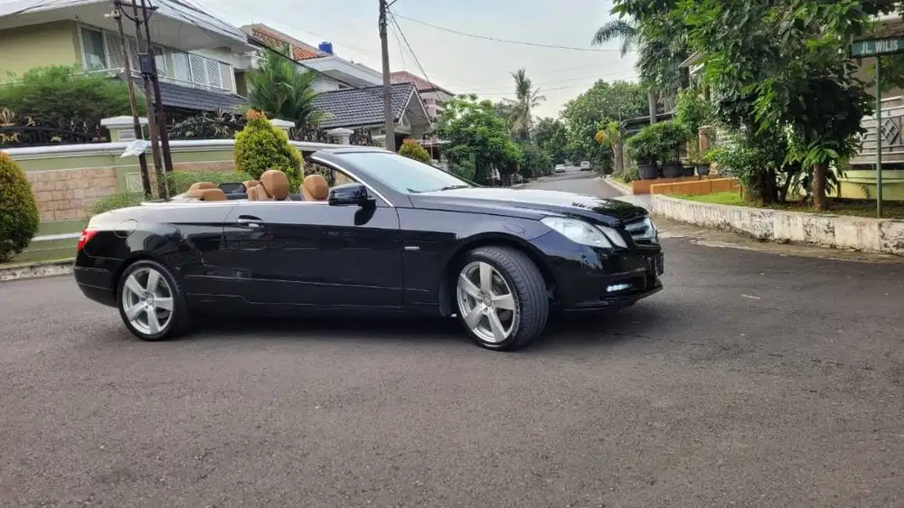 MERCY E250 AMG CABRIOLET 2011 PEMBELIAN FAKTUR 2015 KM 16rb