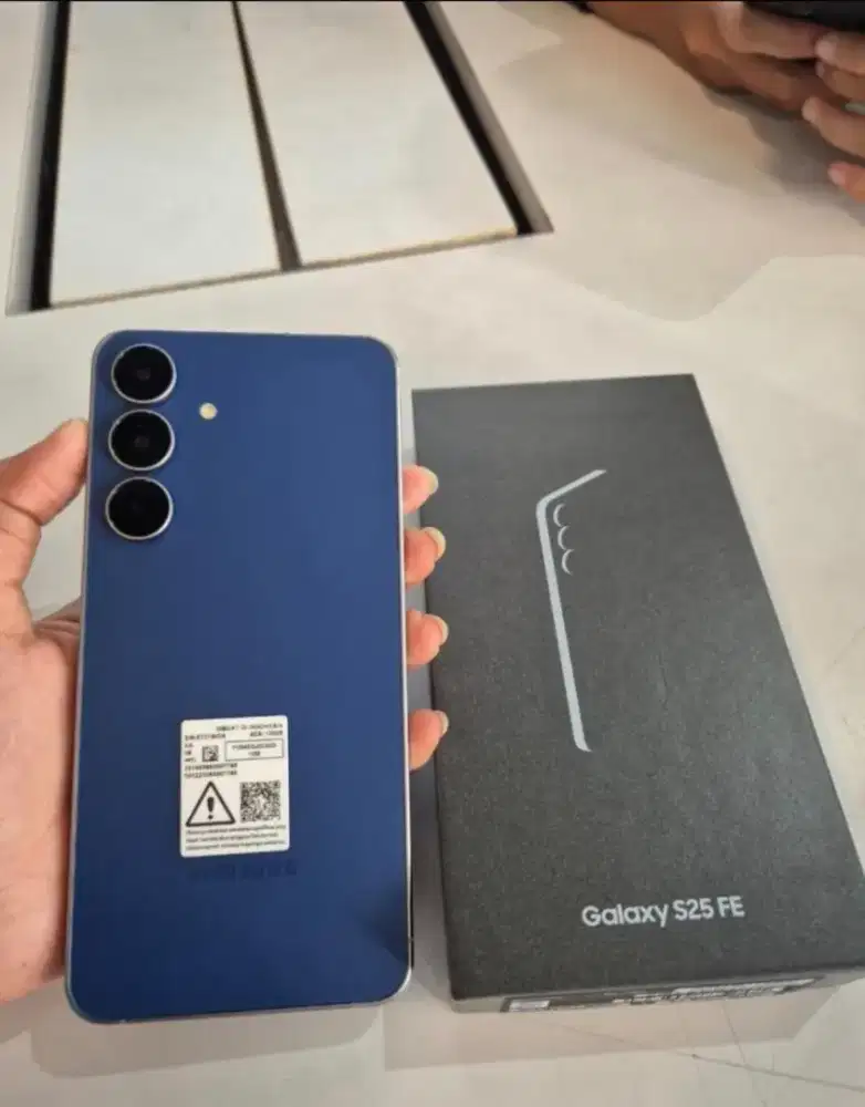 SAMSUNG S25 FE 8/256 SEGEL DAN BERGARANSI RESMI