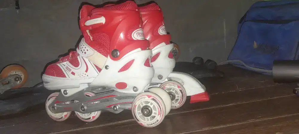 Sepatu    roda.