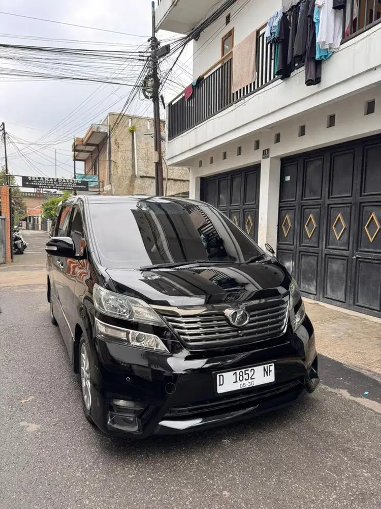 Toyota vellfire z premium sound 2010 istimewa siap pake