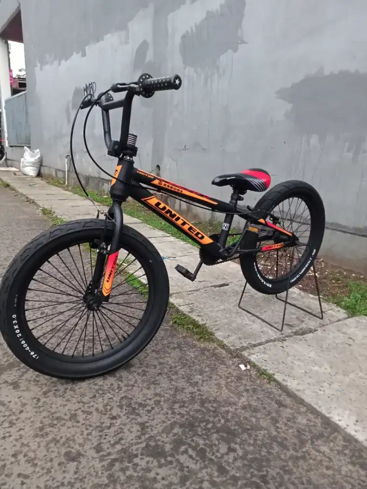 Sepeda BMX UK 20 UNITED