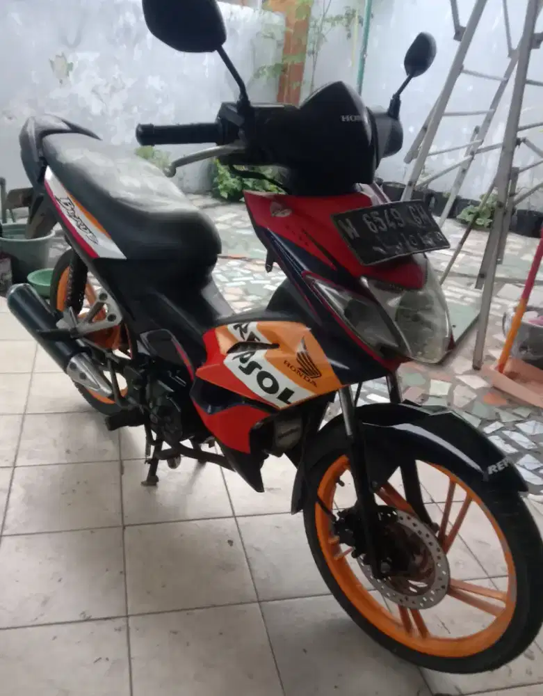 Honda Blade Repsol 2010 lengkap