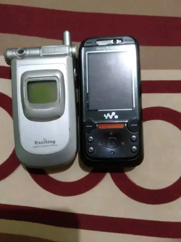 Jual Cepat SonyEricsson W830i Dan Samsung V200