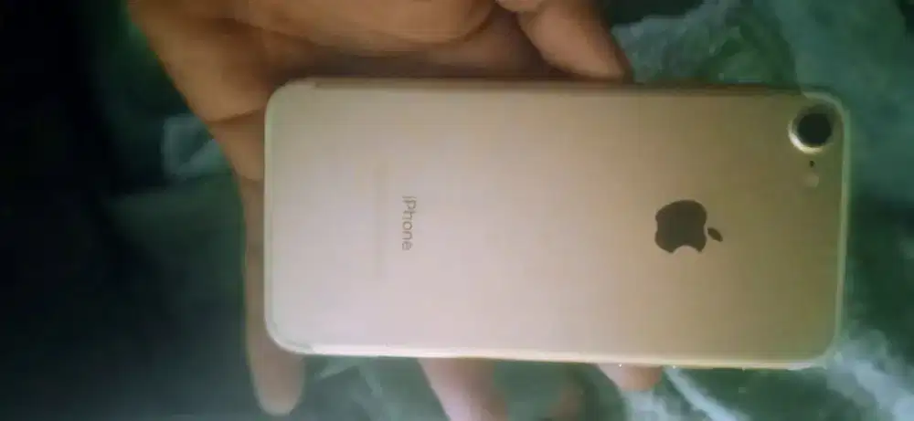 Handphone iPhone 7