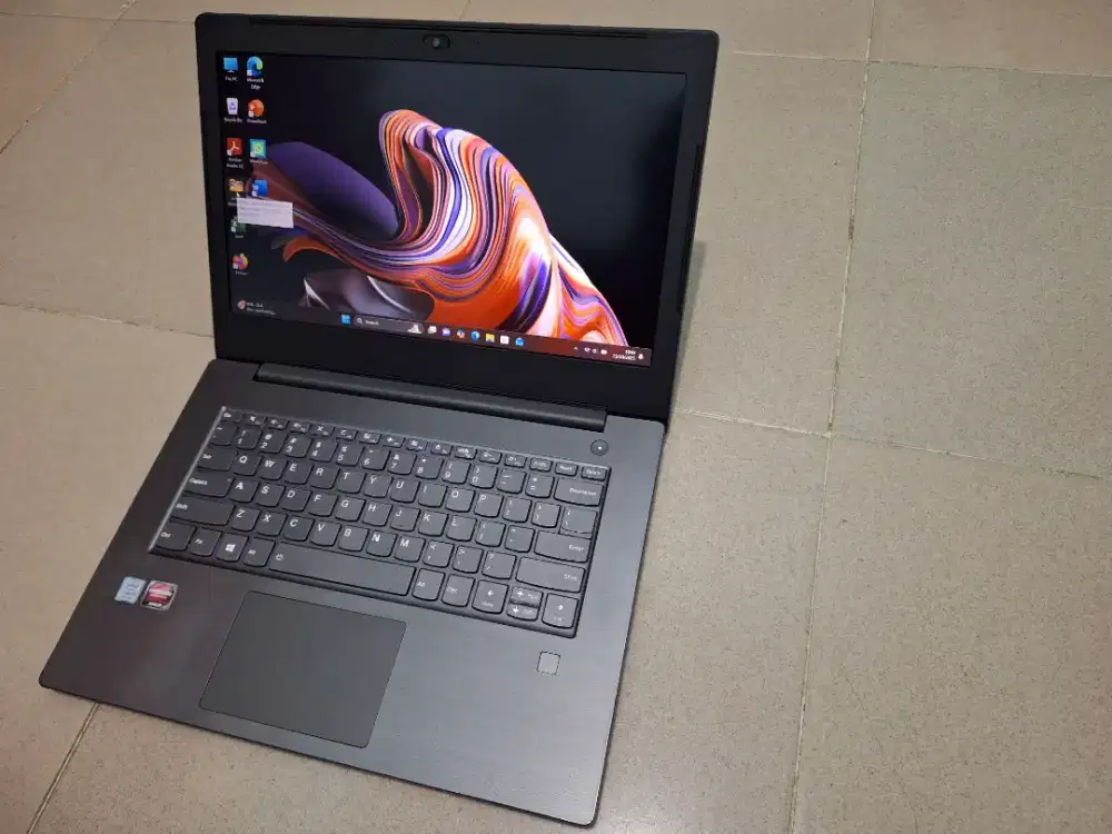 Bismillah dijual laptop lenovo slim core i5 ram 8gb ssd 256gb vga R7