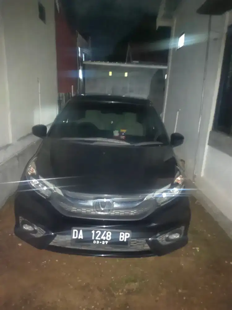 Dijual mobil Honda brio Satya manual tahun 2022 warna hitam