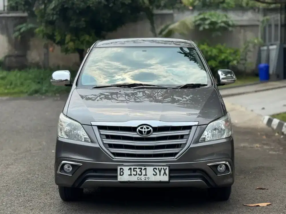 Toyota Kijang Innova 2.0 E AT 2014