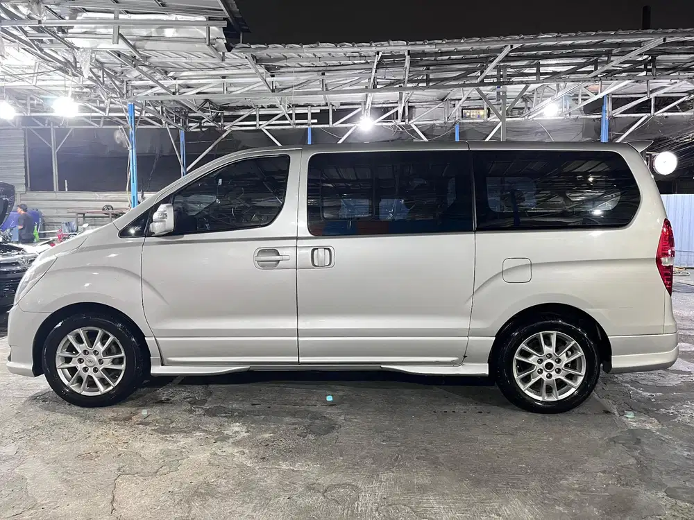 Hyundai H-1 2014 Bensin