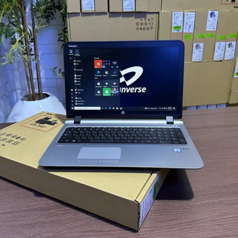 Hp Probook 450 •G3
Spesifikasi singkat :
- Windows 10 Pro 64-Bit