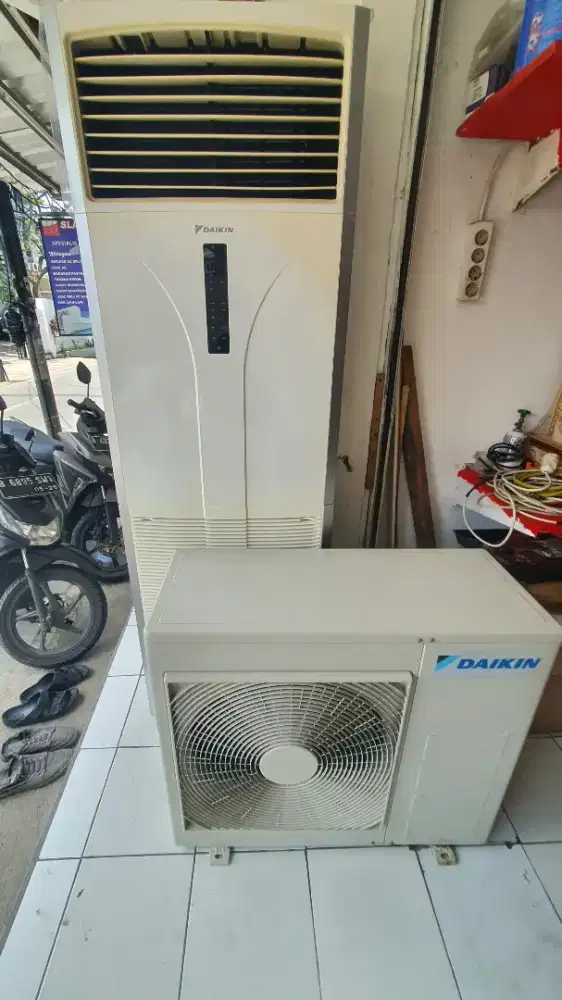 AC Standing Daikin indoor & Outdoor