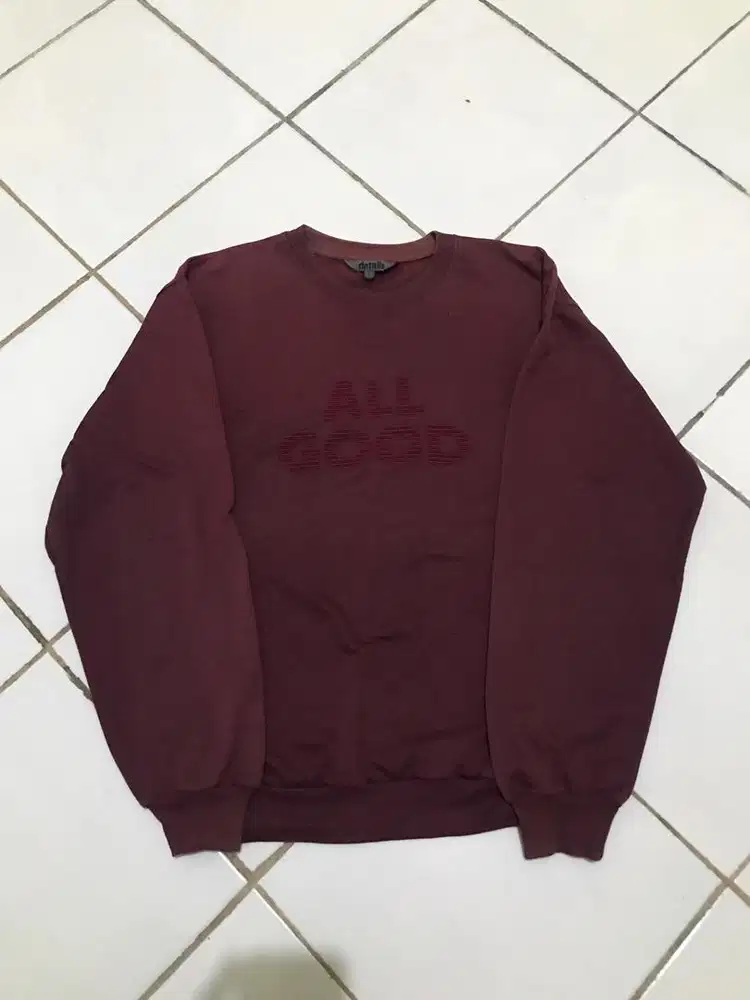 Switer nevada merah maroon