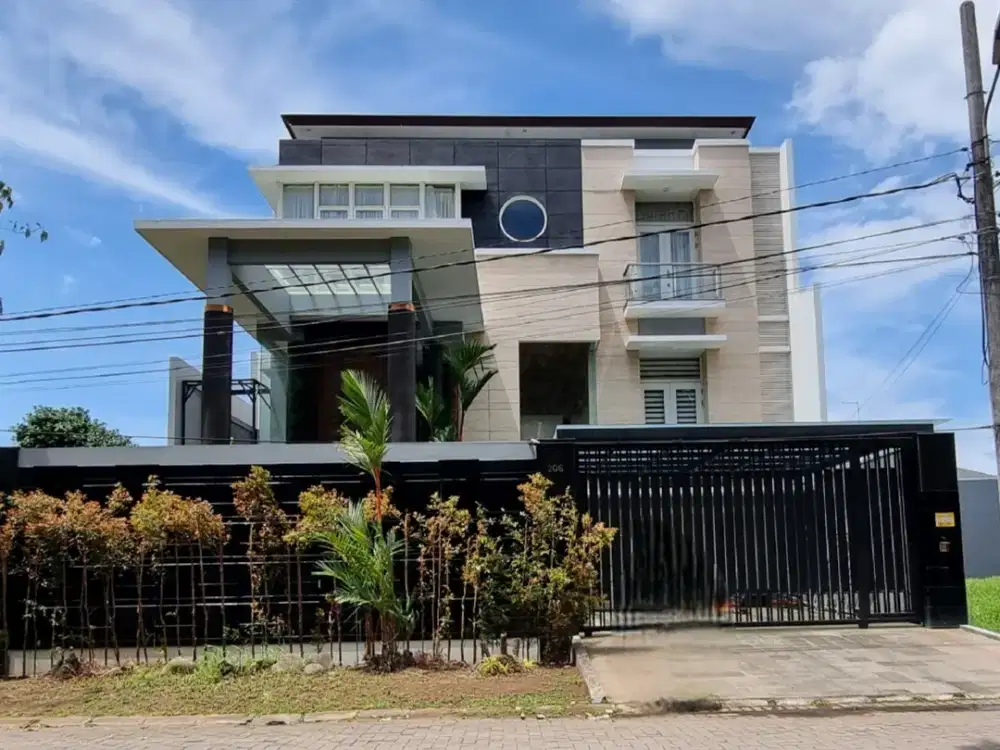Dijual rumah mewah di kawasan tanjung bunga makassar