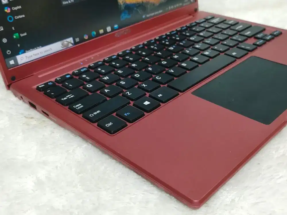 Axioo Mybook 14F
(Hight Resolution 2K)