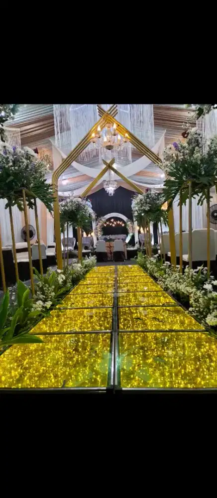 Menyewakan perlengkapan pesta
