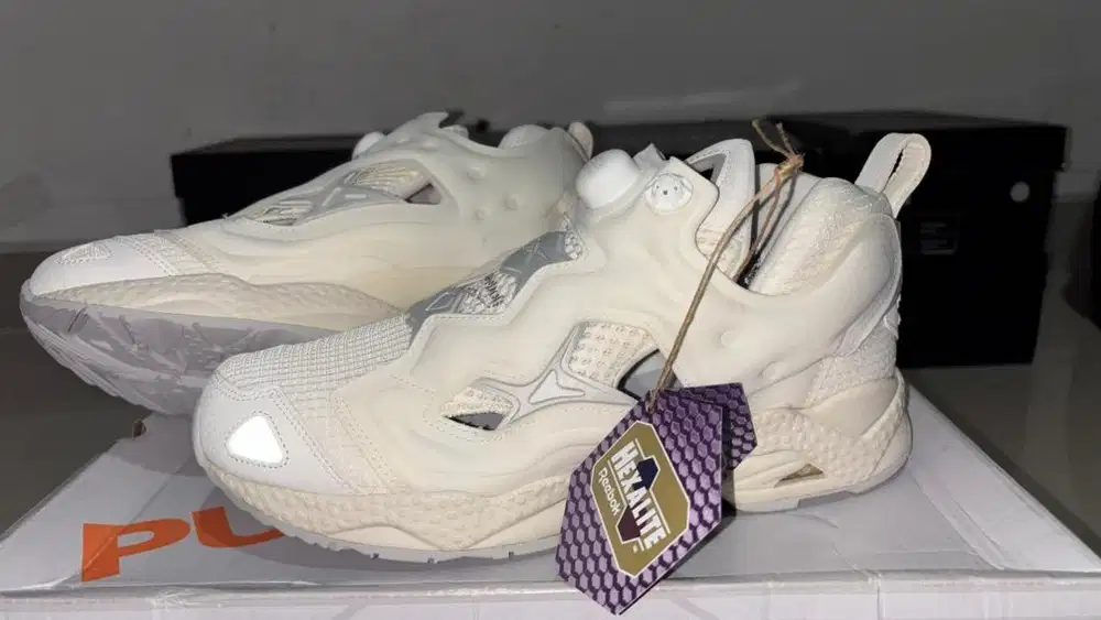 Sepatu reebok pump it size 43 masih baru