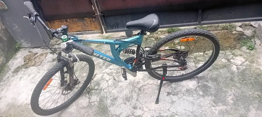 Sepeda United Command FX 73,Shock Dpn/Blkg,Uk.26, Depok Timur