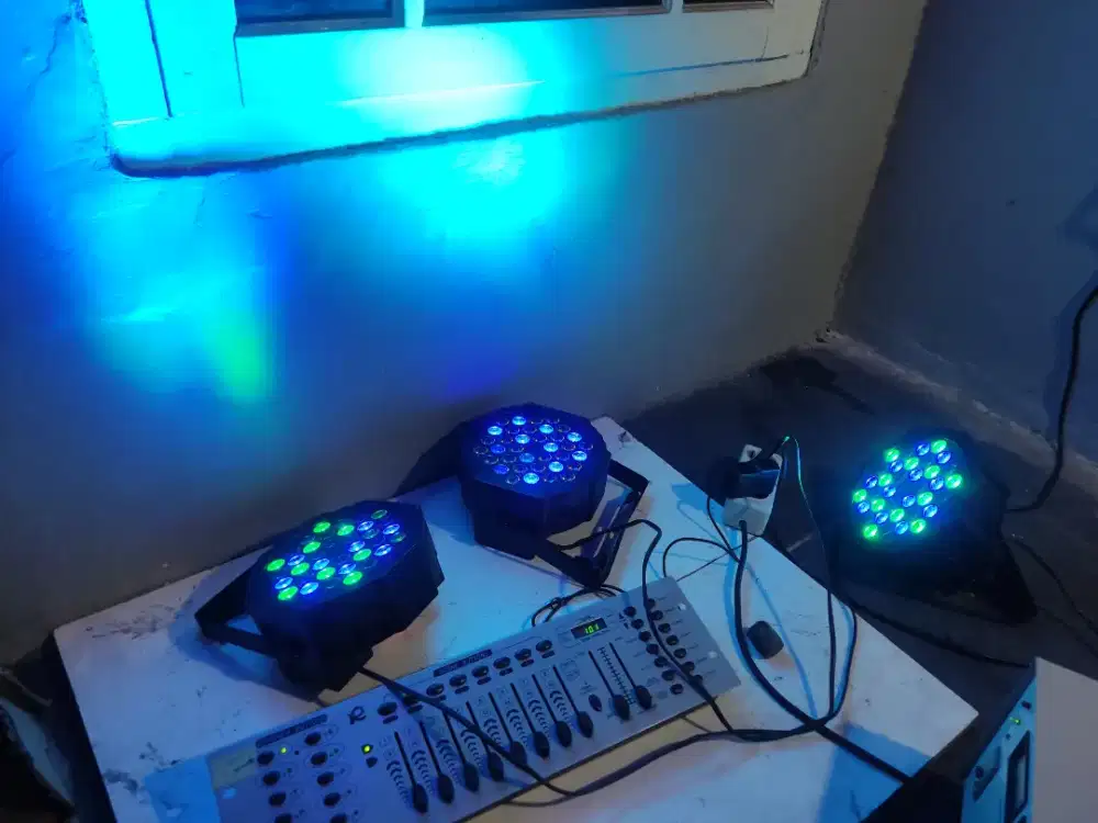 Lampu par LED mixer