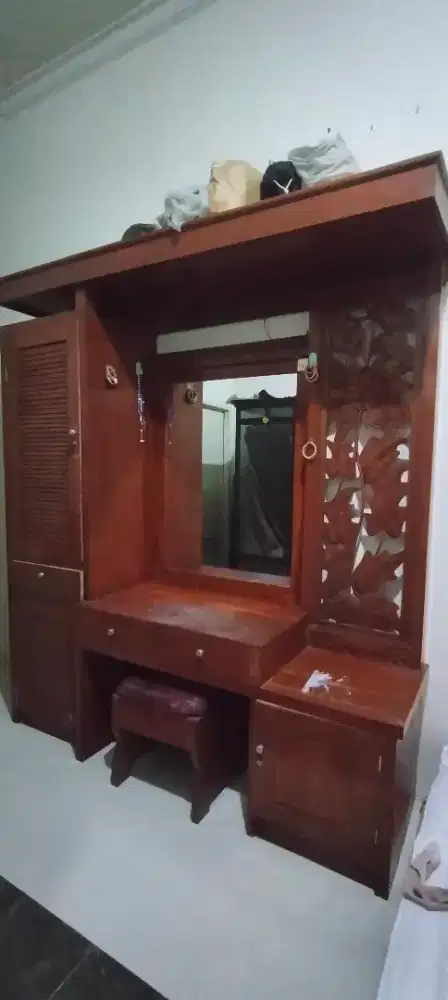 DIJUAL MEJA RIAS UKIRAN KAYU JATI BEKAS