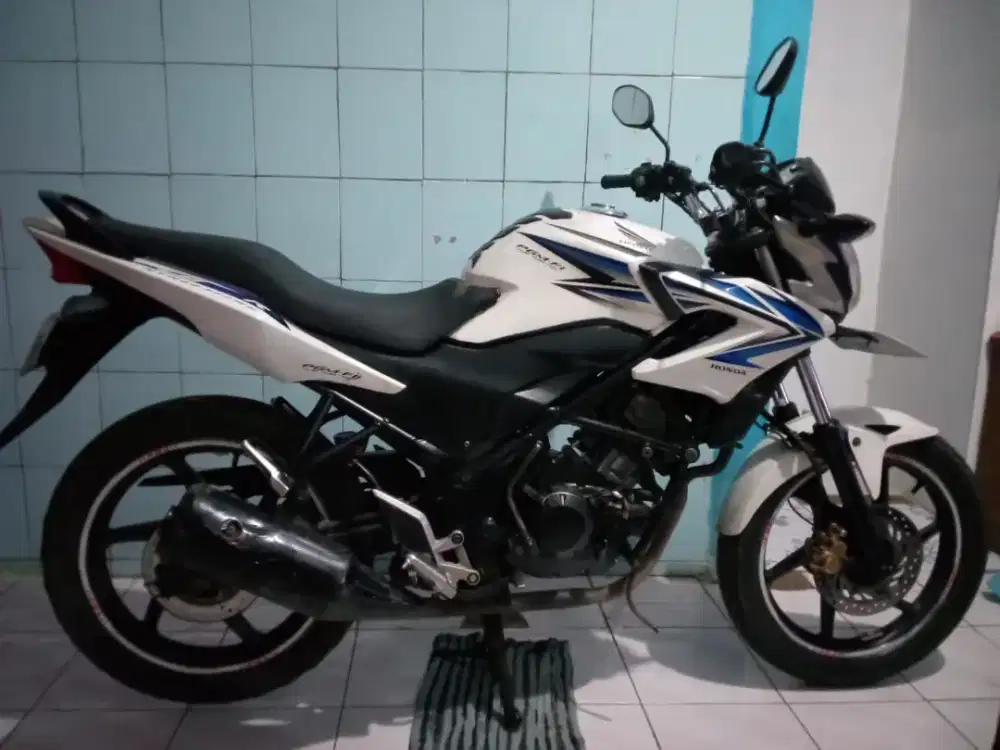 Di jual cb 150 r old pajak masih hidup plat kaleng masih lama