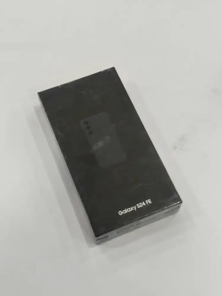 Samsung S24fe 8/256 gb