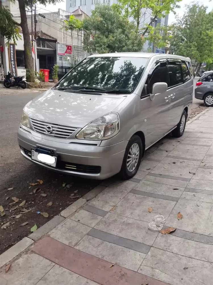 Nissan Serena 2010 Bensin