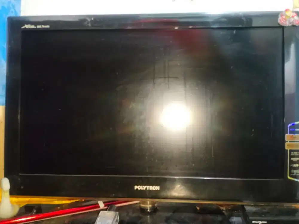 Dijual TV polytron 32inch +set box kondisi msh mulus