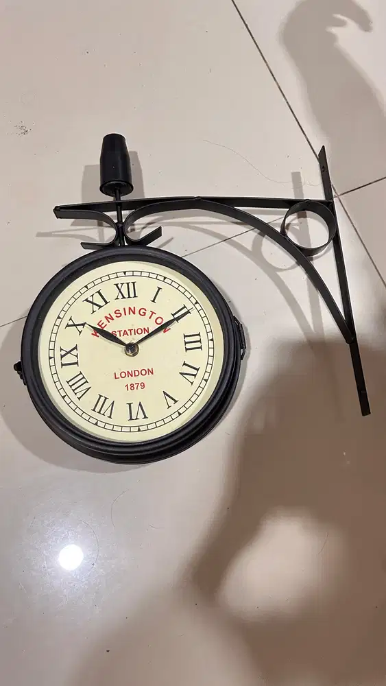 jam dinding retro