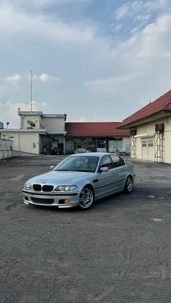BMW E46 325i M-Sport Mods Low KM