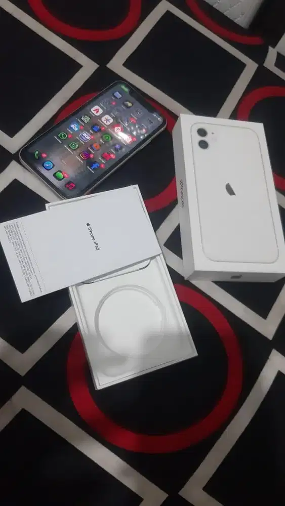 Dijual Iphone 11 128GB Ibox