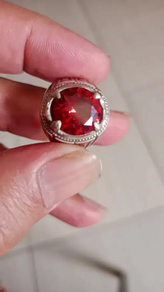 Batu red Garnet cutting