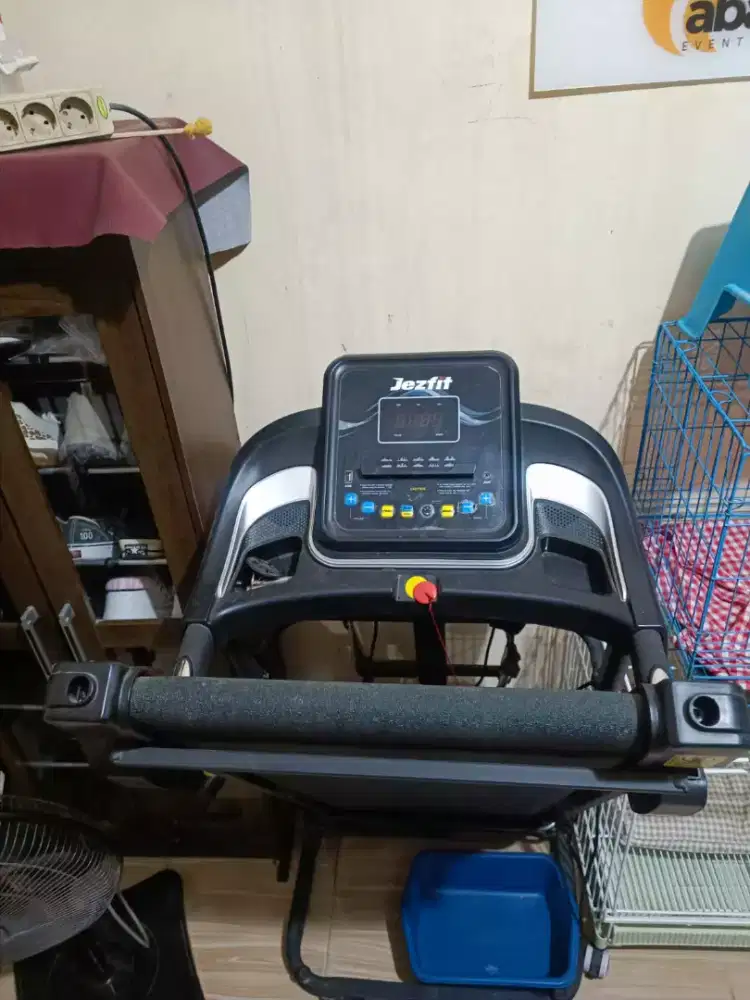 Treadmill bekas rasa Baru