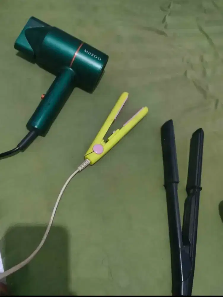 Catokan dan hairdryer dapet 3