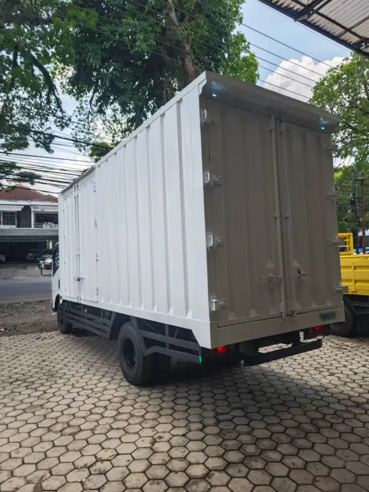 Truck BOX Isuzu Elf NMR71 Long Chassis 125PS 2021