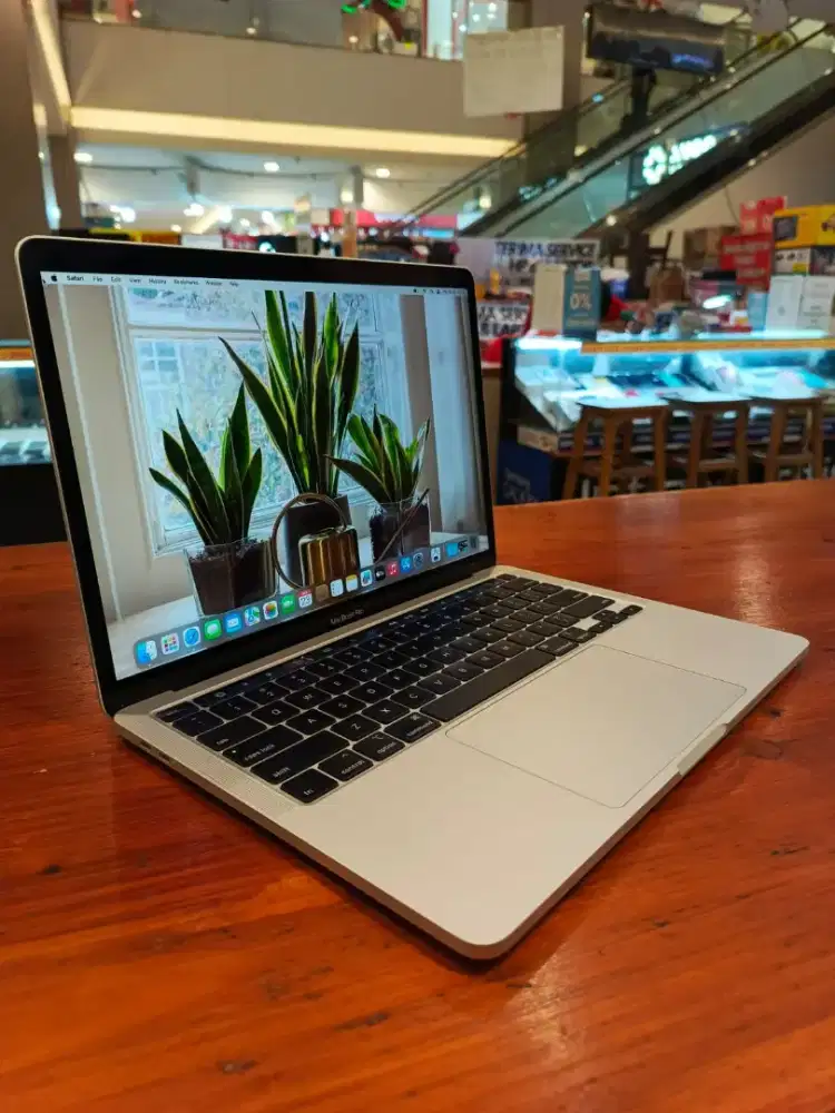 Macbook Pro 13 2020 Touchbar - Core i5 - RAM 16 GB - SSD 1 TB