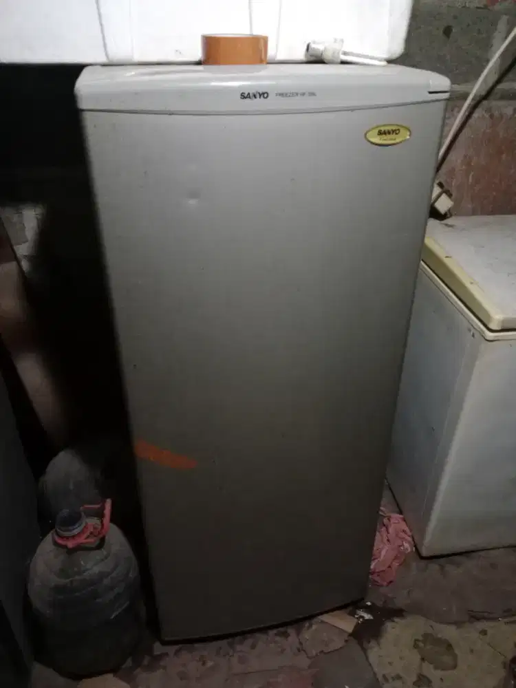 Priser es batu merek sanyo 6rak