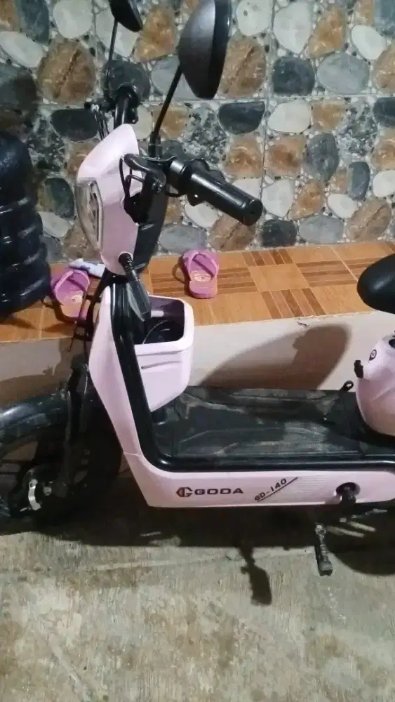Jual selis merk agoda bekas