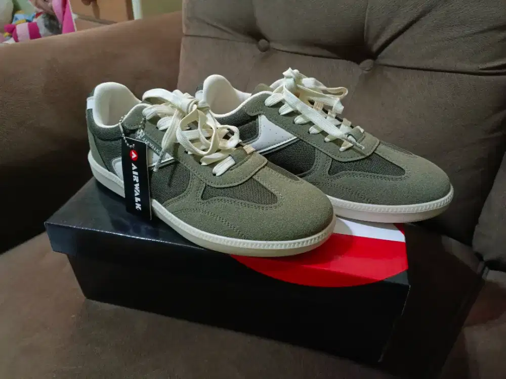 Sepatu Original Airwalk Size 40