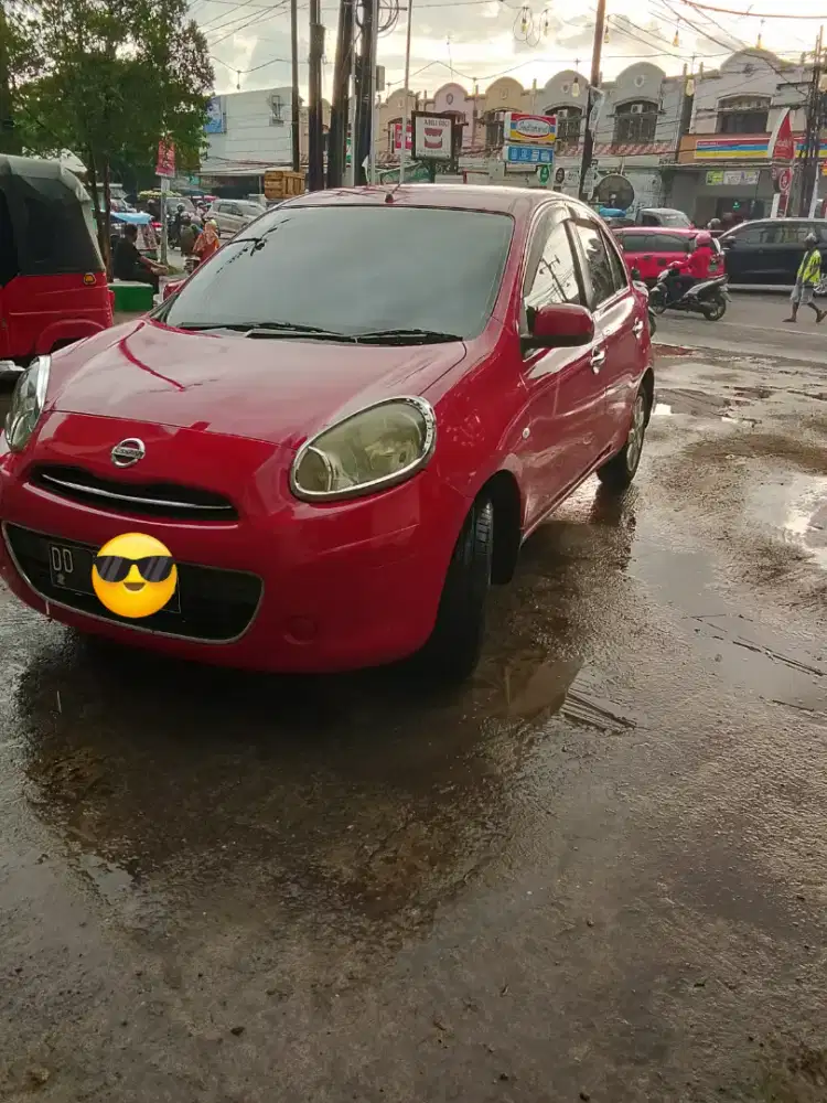 DIJUAL NISSAN MARCH 2013