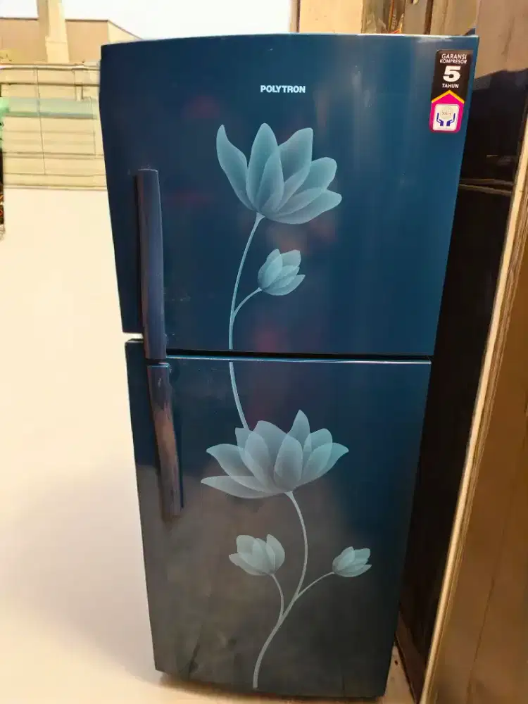 Kulkas merek Polytron 2 pintu