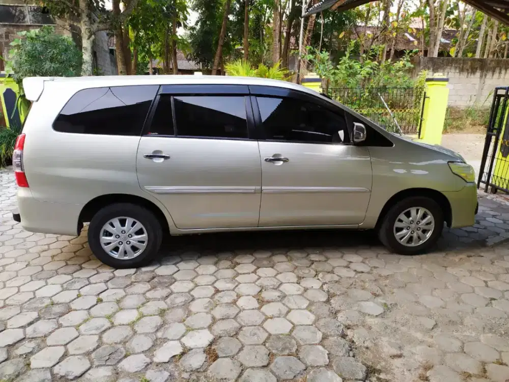 Innova type G 2014