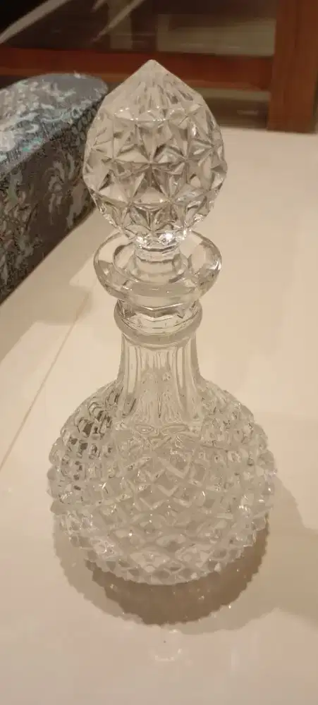 Botol minuman kristal
