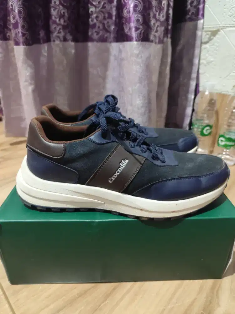 Sepatu Crocodile