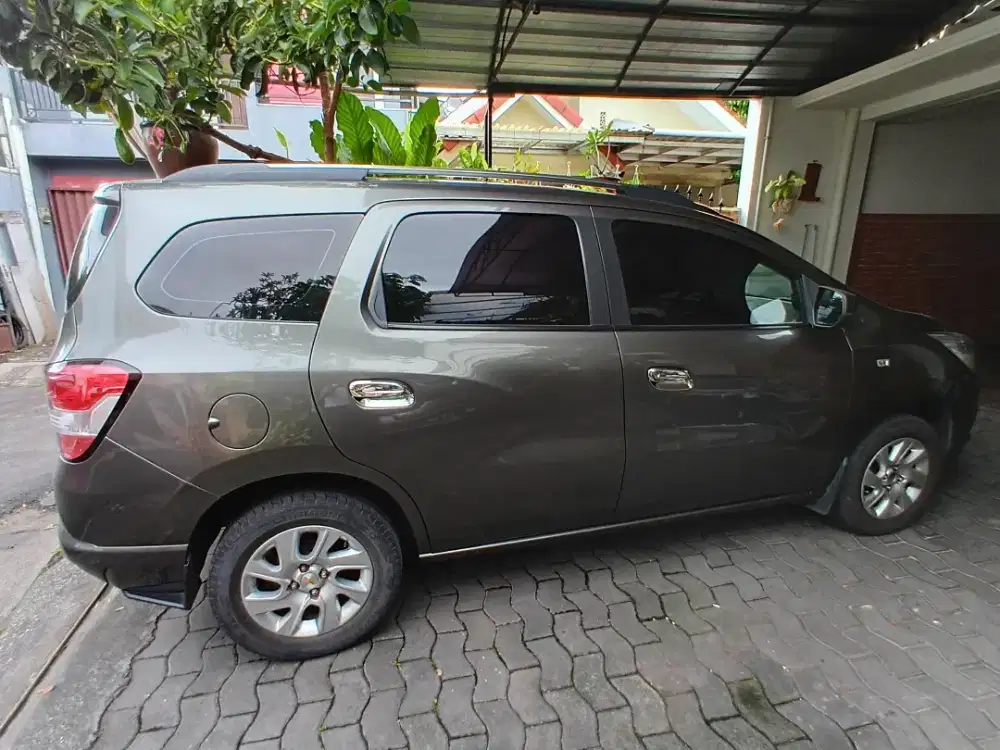 Dijual mobil Spin LTZ 2015 baru 51.000 km.