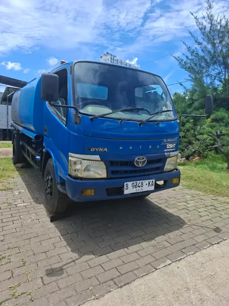 Toyota New Dyna Dutro CDD.Type 125.HT. Tangki Air Bersih .8.000. Liter