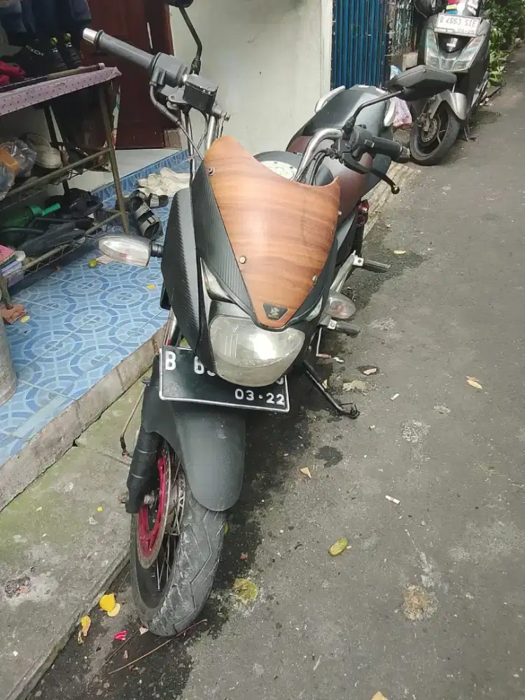 Pulsar 180 2011