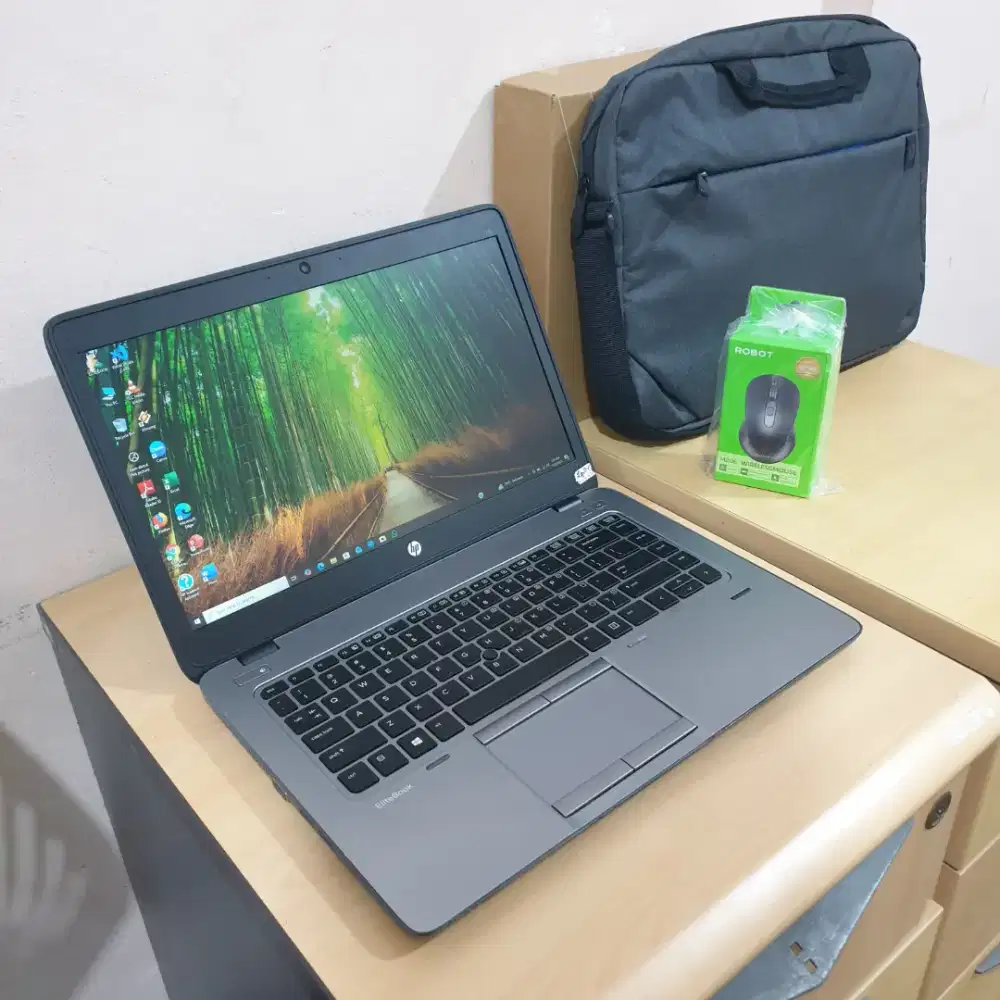 HP ELITEBOOK - AMD A8 PRO 7150B - RADEON R5 - 8GB - 256GB